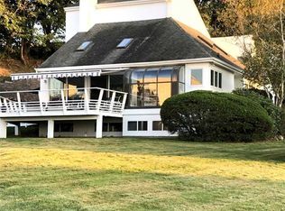 15 Merritt Ln, Bayville, NY 11709