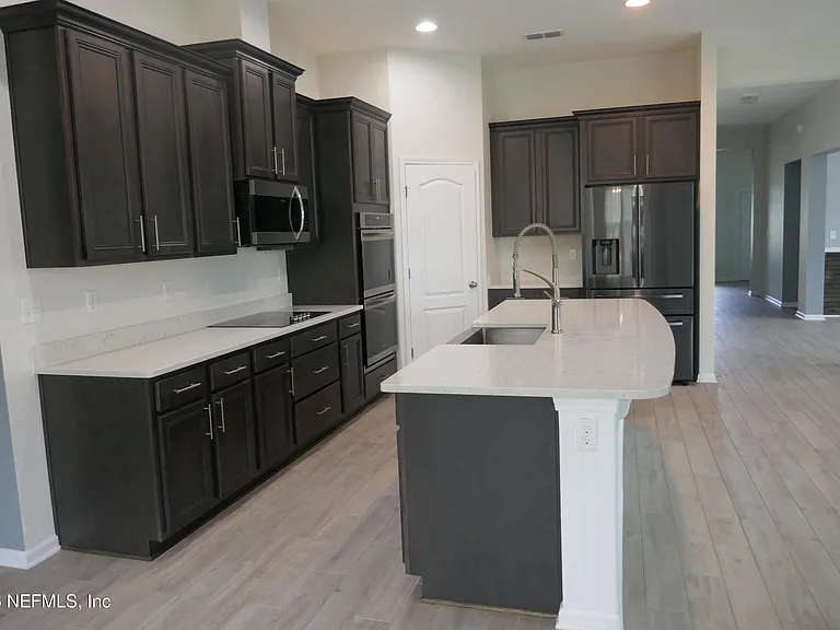 375 Great Lakes Ct — Photo 10