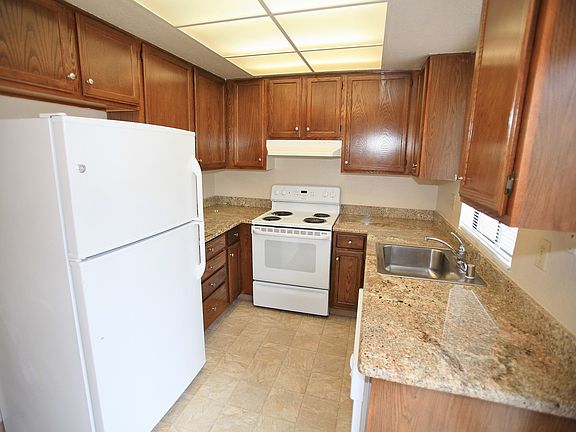 3rd image of 760 Fletcher Ln APT 14