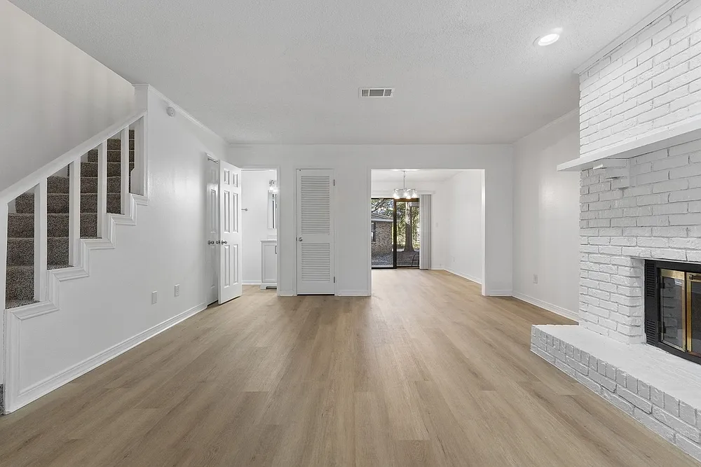 3336 Colonial Oaks Drive — Photo 4