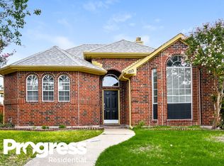 1213 Clear Creek Dr, Mesquite, TX 75181
