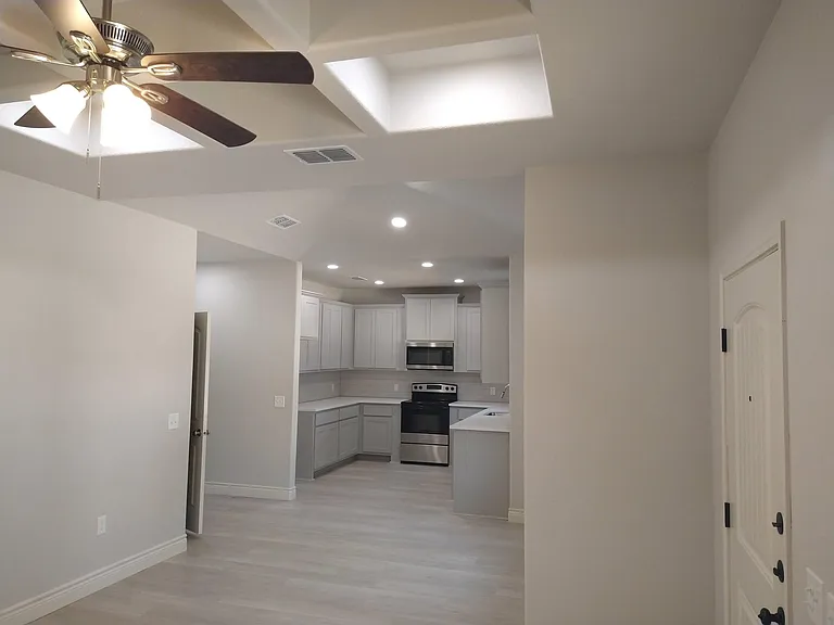 1000 Wood Hollow Dr — Photo 2