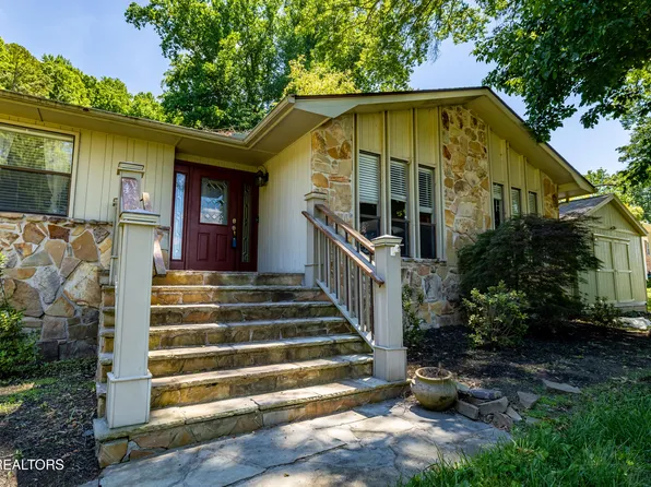 6704 Ottari Dr, Knoxville, TN 37918