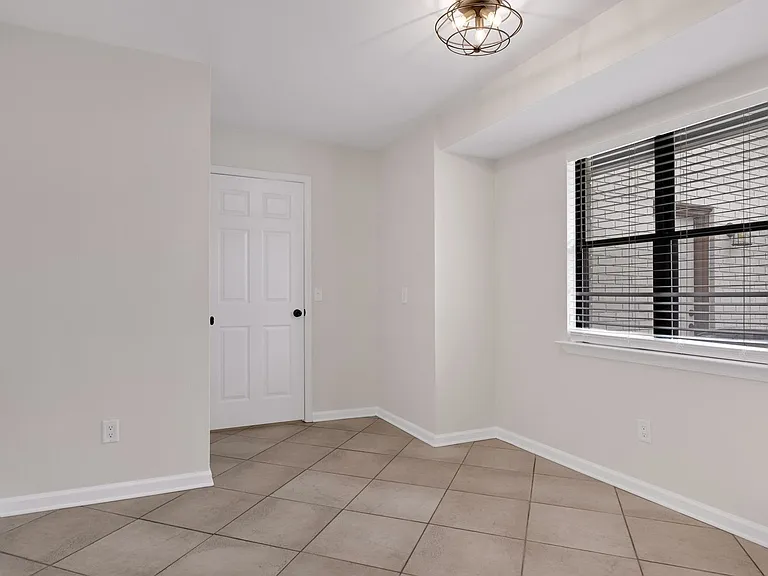 967 Grand Canal St — Photo 31