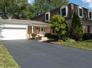 916 W Oxford Ct, Palatine, IL 60067