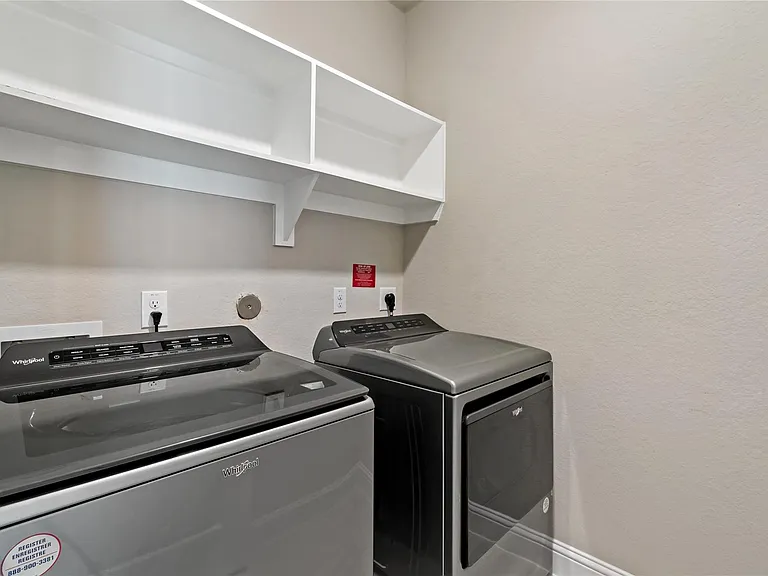 18710 Lynnwood Crest Ln — Photo 42