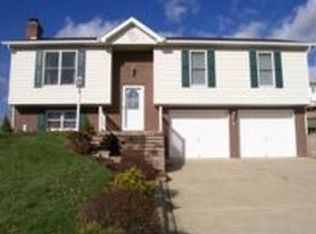 28 Oakridge Dr, Irwin, PA 15642