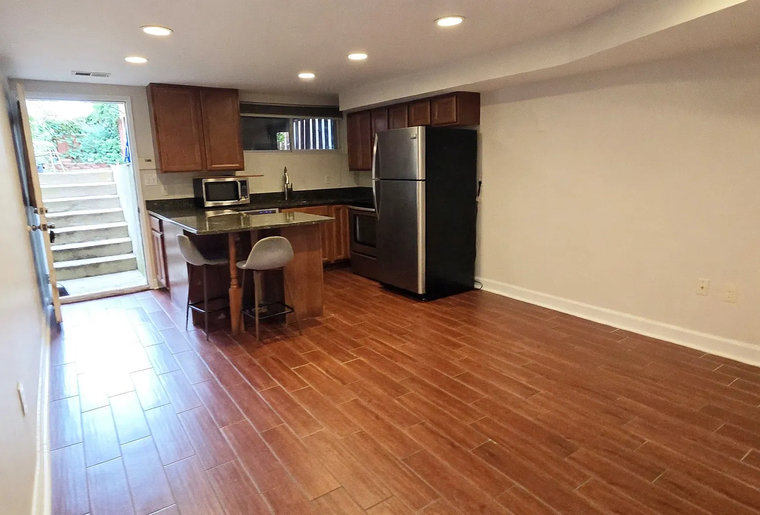 1 bed, 740 sqft, $1,950 — Photo 1