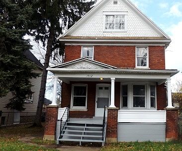 3rd image of 1912 Whitney Ave