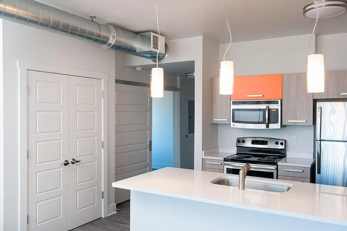 Midtown Apartments — Photo 2