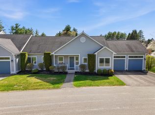 4 Mountain Village Rd, Windham, NH 03087
