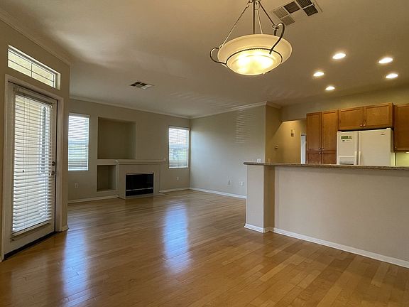 2nd image of 12652 Creekview Dr Unit 127