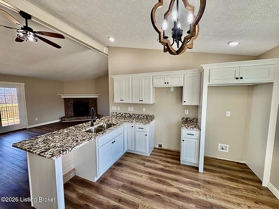 4th image of 3826 Chaplin Rd