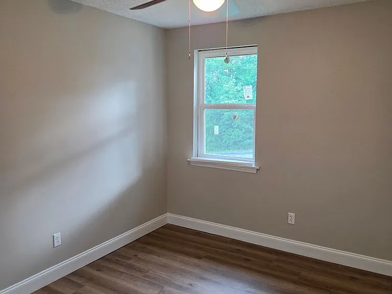2420 Dublin Ct — Photo 9