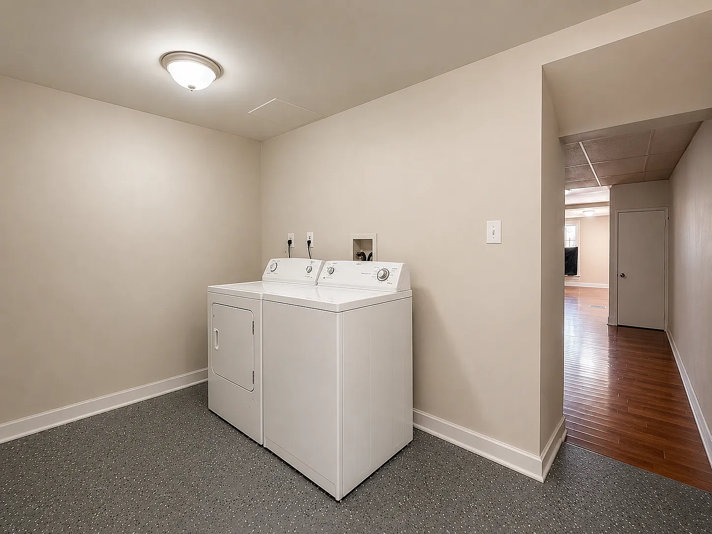2 bed, 1032 sqft, $1,100 — Photo 3