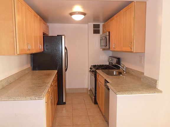 2nd image of 301 E 47th St APT 17E