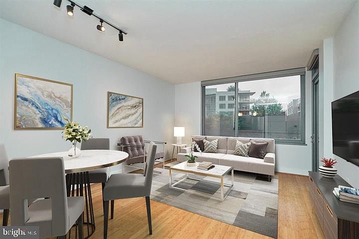 1st image of 2001 15th St N APT 222