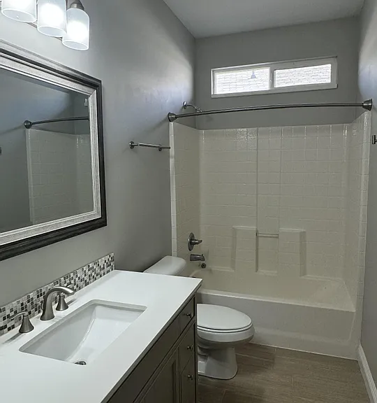 1065 W Haworth Dr — Photo 3