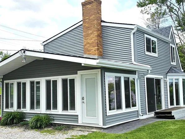9388 Dexter Pinckney Rd, Pinckney, MI 48169
