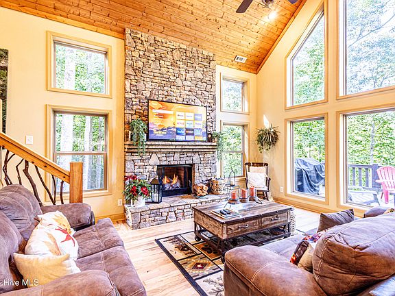 3rd image of 88 Black Walnut Forest Road