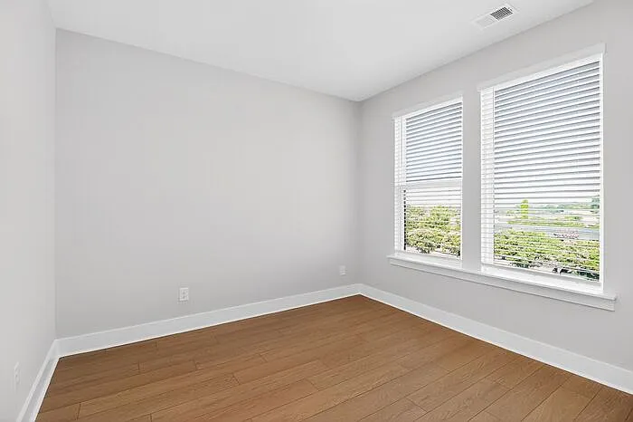 2158 N Graham St — Photo 13