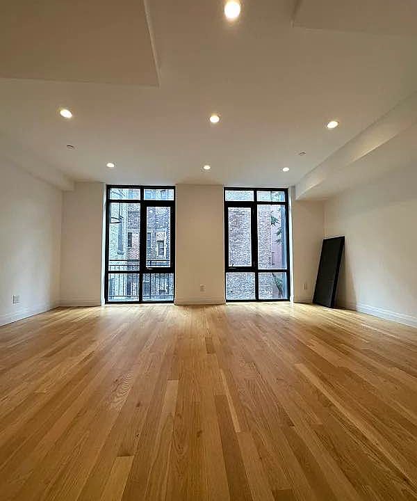 1st image of 698 2nd Ave #4