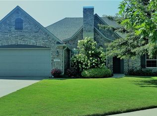 3865 W Mountain View Dr, Fayetteville, AR 72704