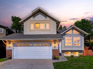 31 Deer Pl SE, Calgary, AB T2J 6W6