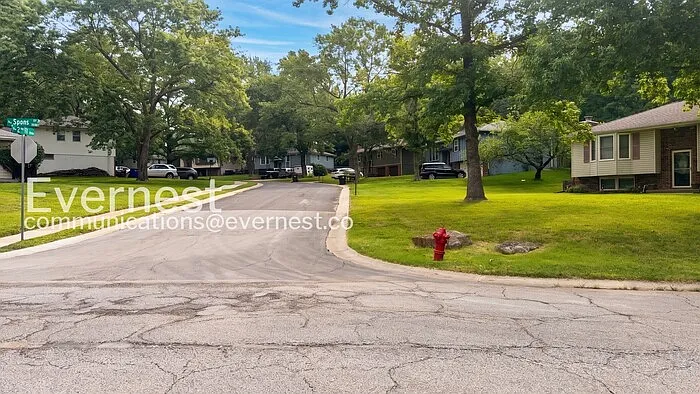 1821 S Speas Dr — Photo 21
