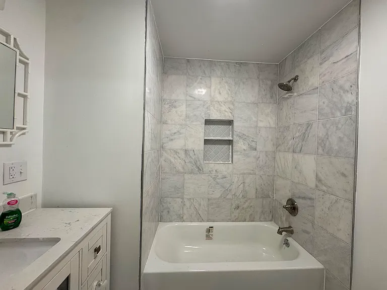 1319 Bryn Mawr St #1 — Photo 13