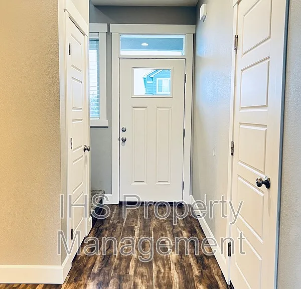 9801 Silverbright Dr — Photo 36
