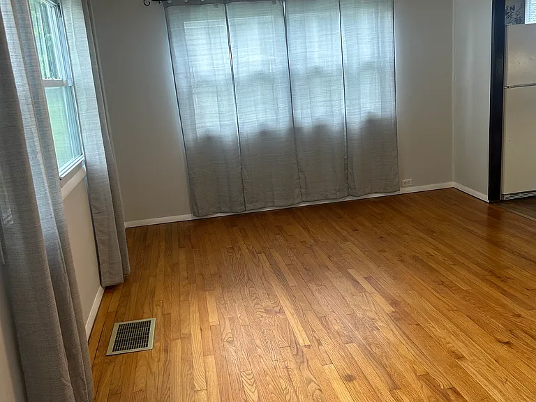 502 Center St — Photo 10