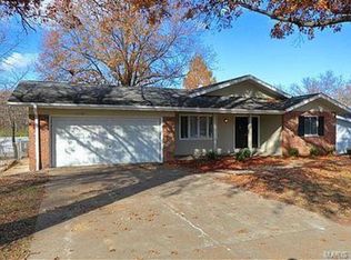 13185 Old Jamestown Rd, Florissant, MO 63033