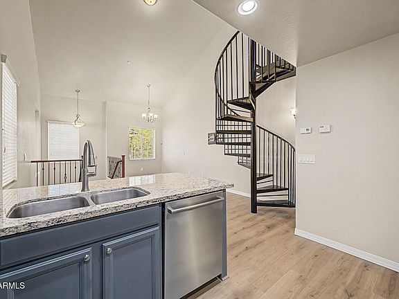 4th image of 4035 E WINDSOR Drive