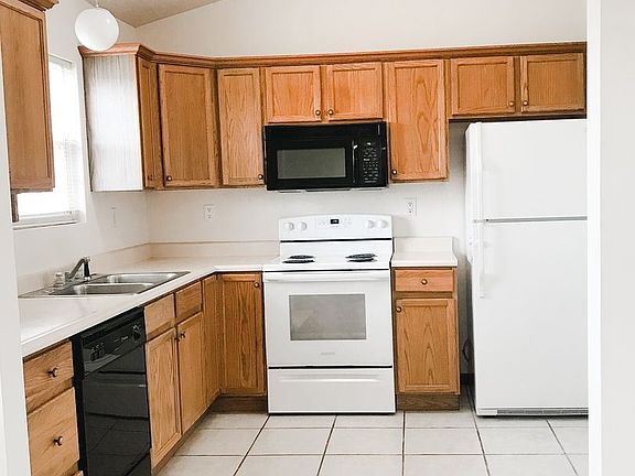 3rd image of 3201 Hopkins Ct