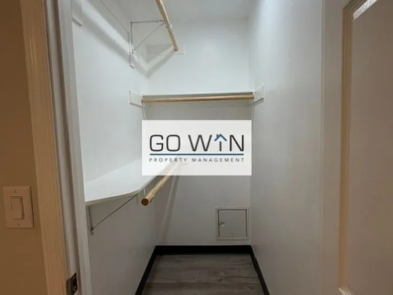 23 E Illini St — Photo 33