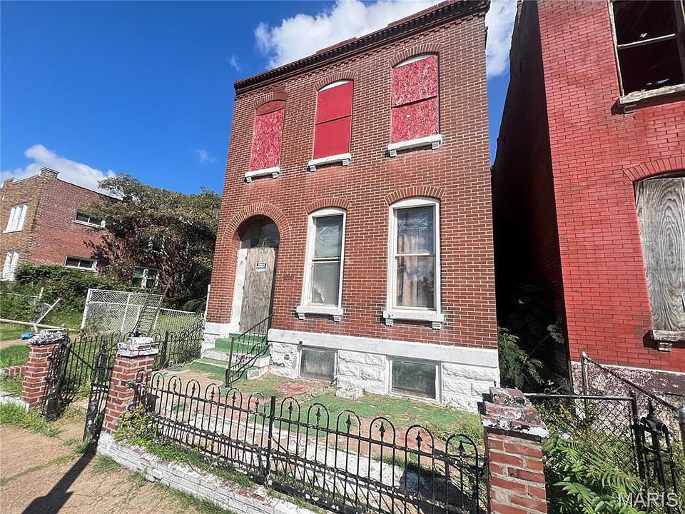 1st image of 2527-31 E University St