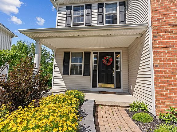 3rd image of 9 Callaway Cir