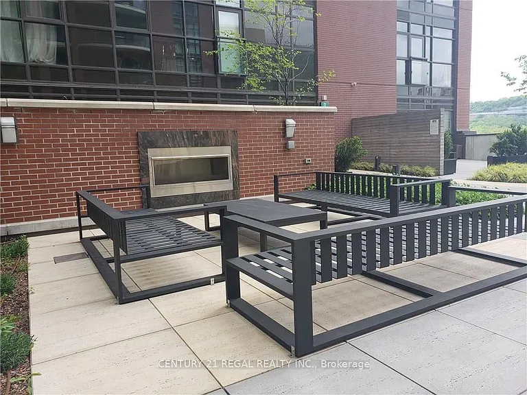 112 King St E #414 — Photo 19