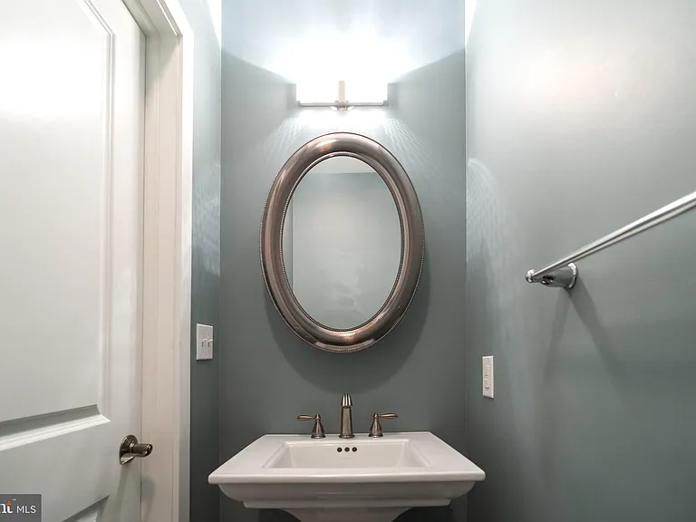 207 Rector St #2F — Photo 7
