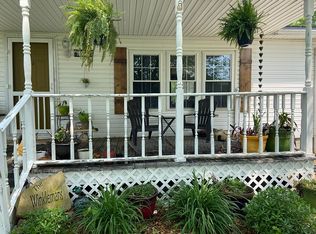 102 Highline Rd, Woodlawn, IL 62898