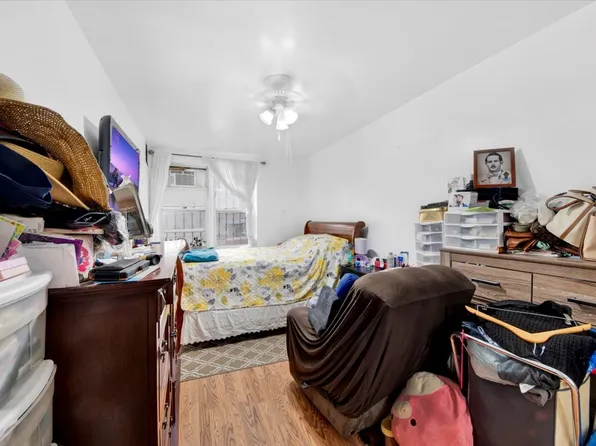 2630 Kingsbridge Terrace image 10 of 20