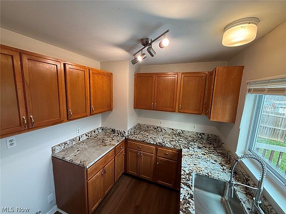 5th image of 1106 Reed Ave