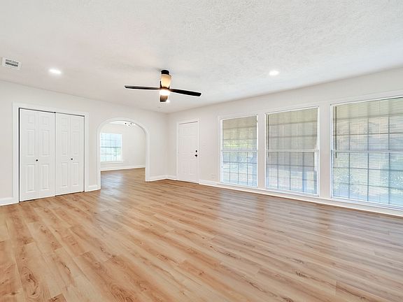 5th image of 4603 Lee St