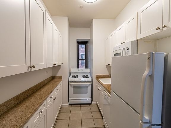 5th image of 15 Park Row APT 25B
