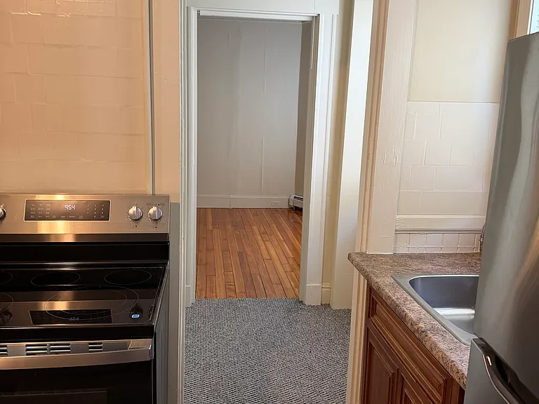 242 Walcott St #1 — Photo 8
