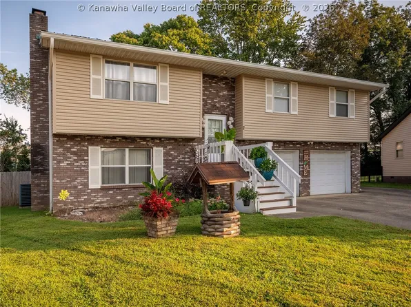 7 Lafayette Cir, Hurricane, WV 25526