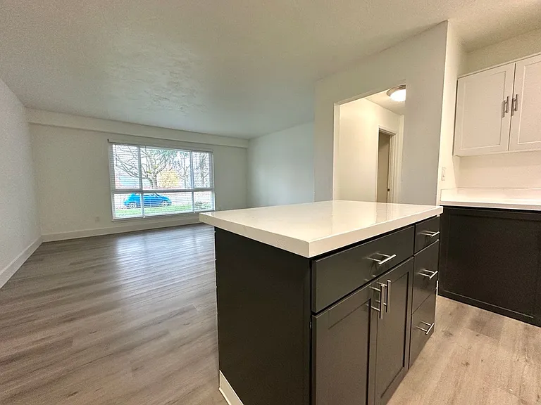 J3 Apartments — Photo 48