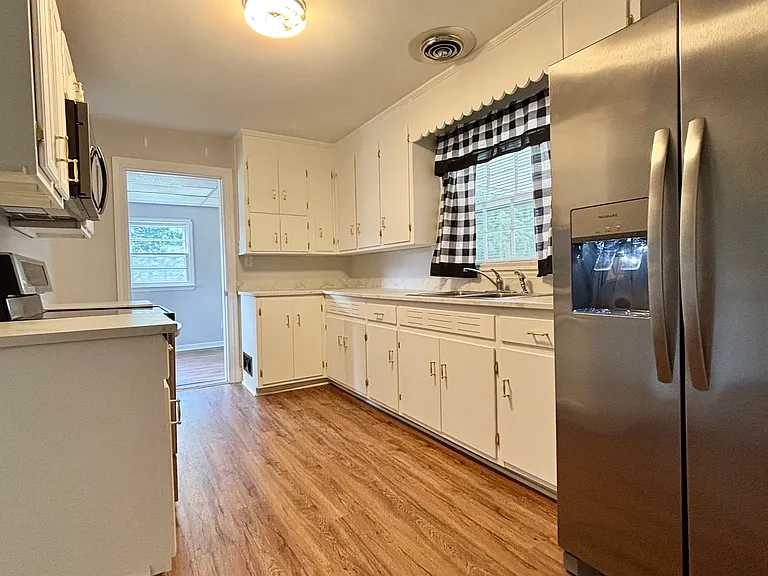 2323 Daniels Creek Rd — Photo 2
