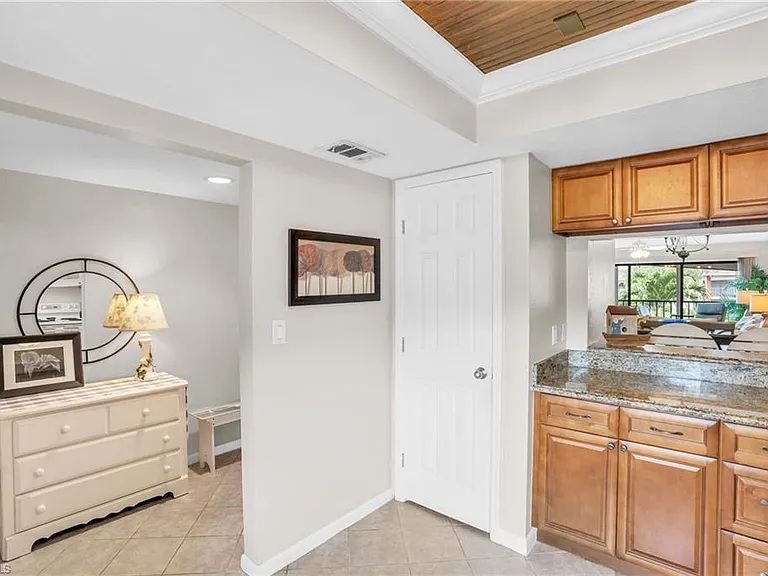 4640 Chantelle Dr #N204 — Photo 12